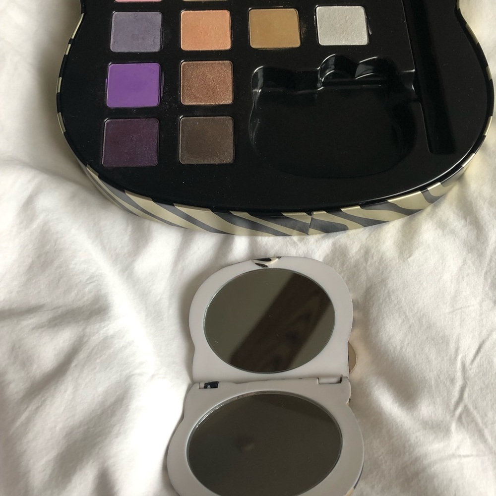 Hello Kitty Wild Thing Makeup Palette - Picture 3 of 3